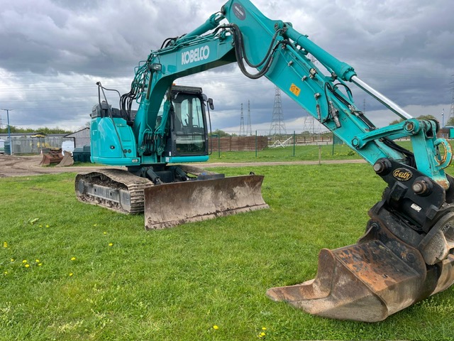KOBELCO ED160 BLADE RUNNER