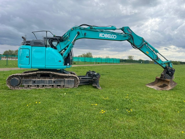 KOBELCO ED160 BLADE RUNNER