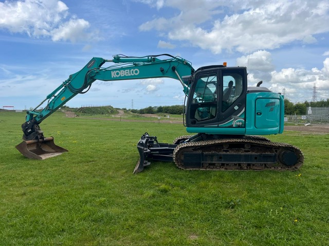 KOBELCO ED160 BLADE RUNNER