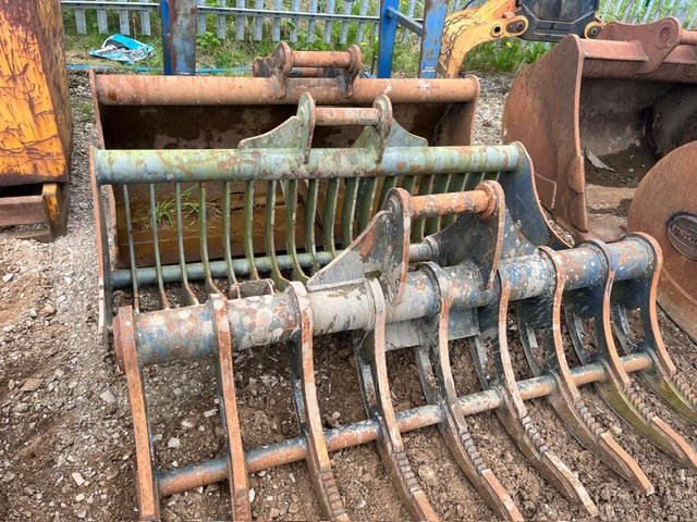 KOBELCO ED160 BLADE RUNNER