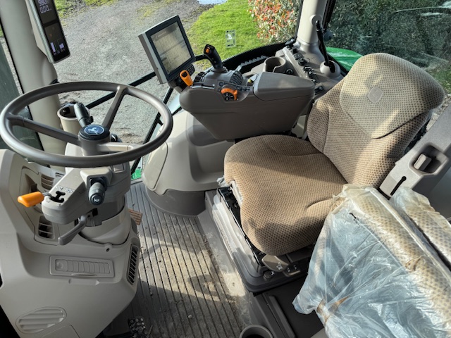 JOHN DEERE 6R150