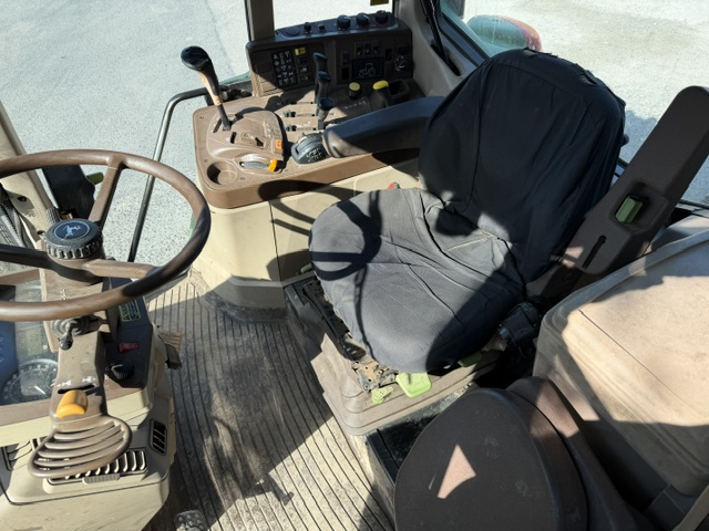 JOHN DEERE 6220