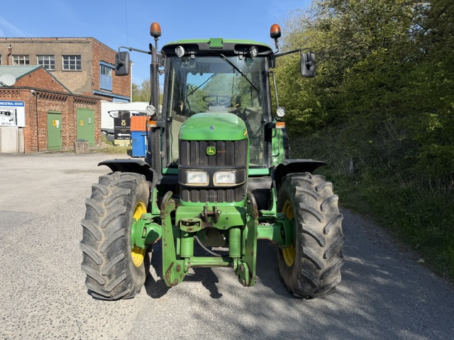 JOHN DEERE 6220