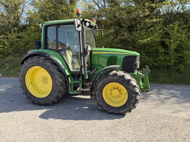 JOHN DEERE 6220