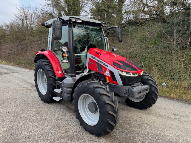 MASSEY FERGUSON 5S.135
