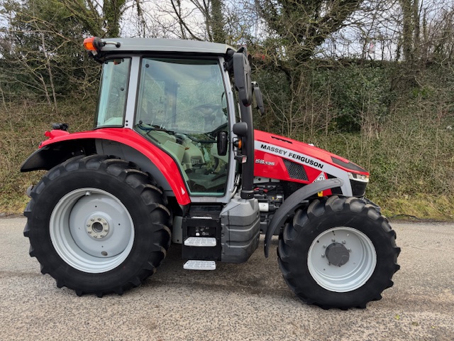 MASSEY FERGUSON 5S.135