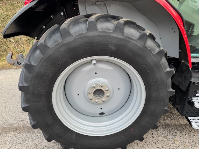 MASSEY FERGUSON 5S.135