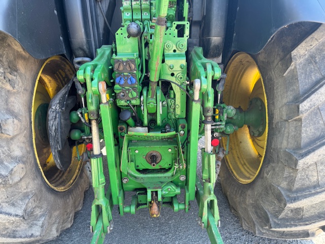 JOHN DEERE 6130R