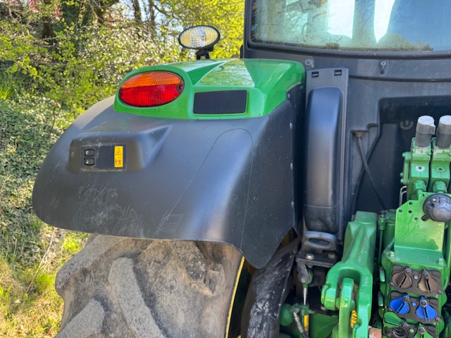 JOHN DEERE 6130R
