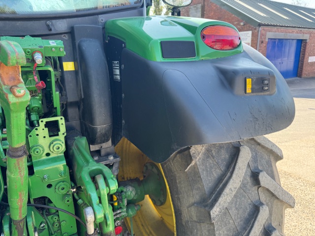 JOHN DEERE 6130R