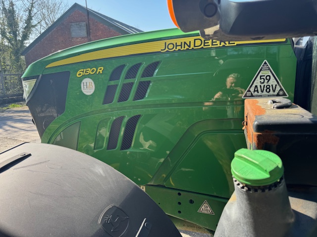 JOHN DEERE 6130R