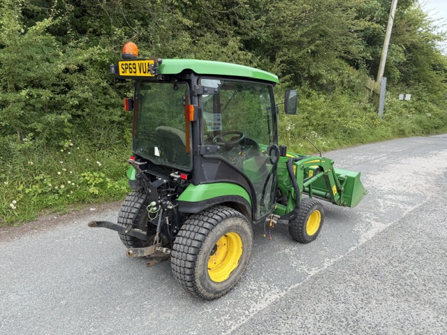 JOHN DEERE 2025R AND LOADER