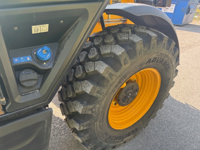 JCB 542-70