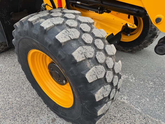 JCBTM320S
