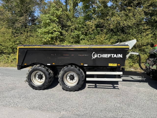 CHIEFTAIN DUMP TRAILER