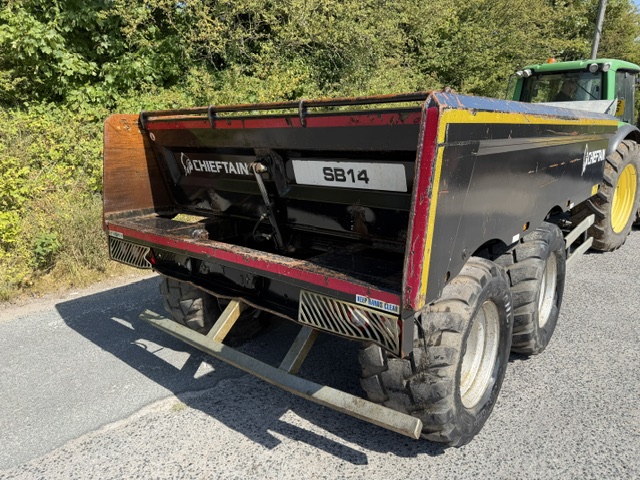 CHIEFTAIN DUMP TRAILER