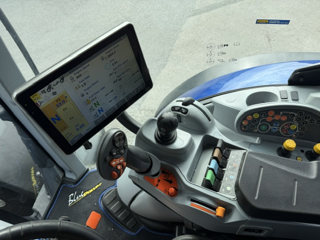 NEW HOLLAND T7.225