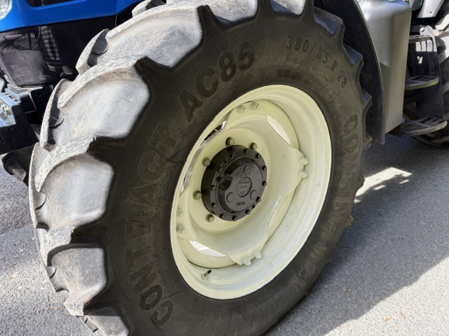 NEW HOLLAND TS115A