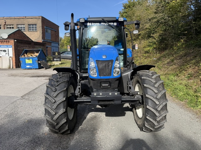 NEW HOLLAND TS115A