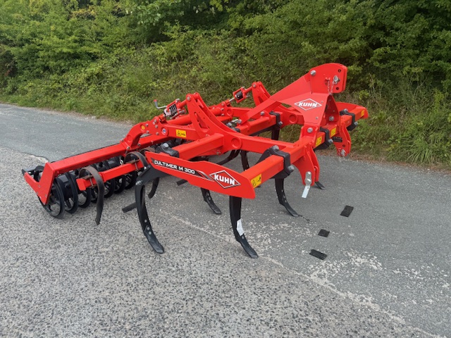 KUHN CULTIVATOR