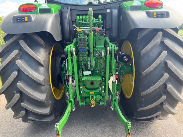 JOHN DEERE 6R 185