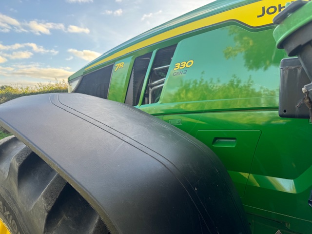 JOHN DEERE 7R330