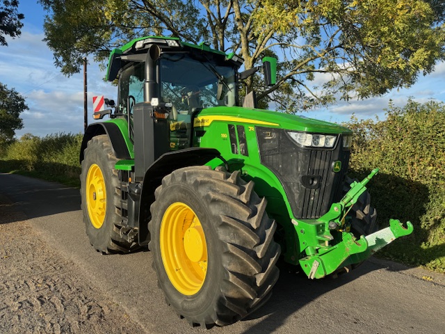 JOHN DEERE 7R330