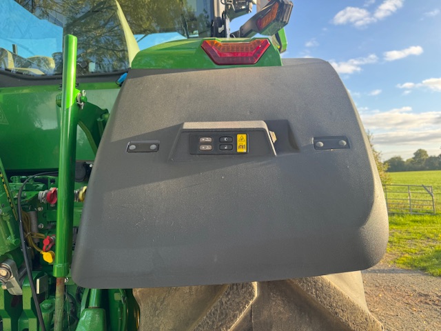 JOHN DEERE 7R330