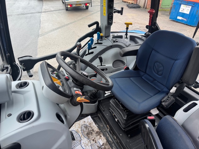 NEW HOLLAND T5.105