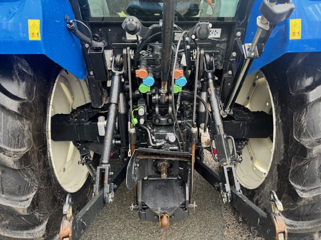NEW HOLLAND T5.105