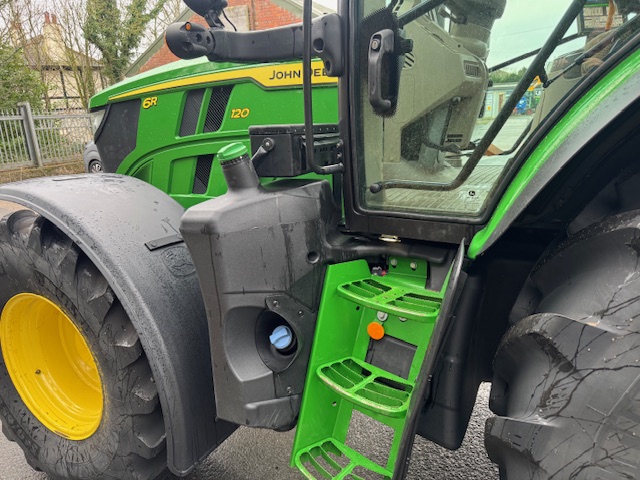 JOHN  DEERE 6R120
