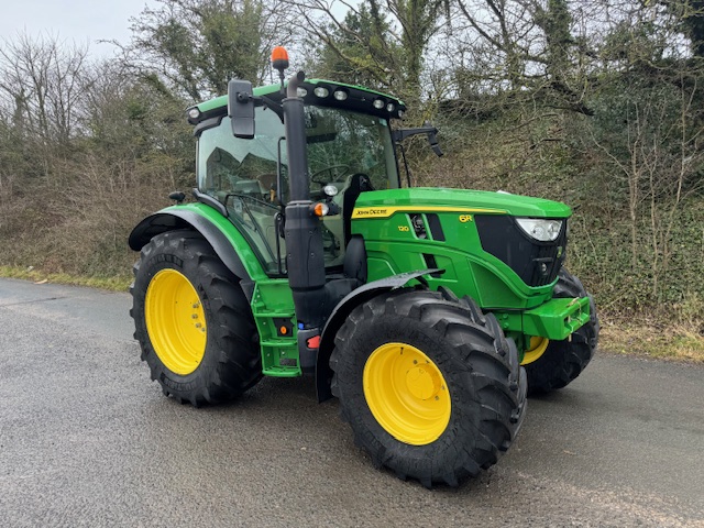 JOHN  DEERE 6R120