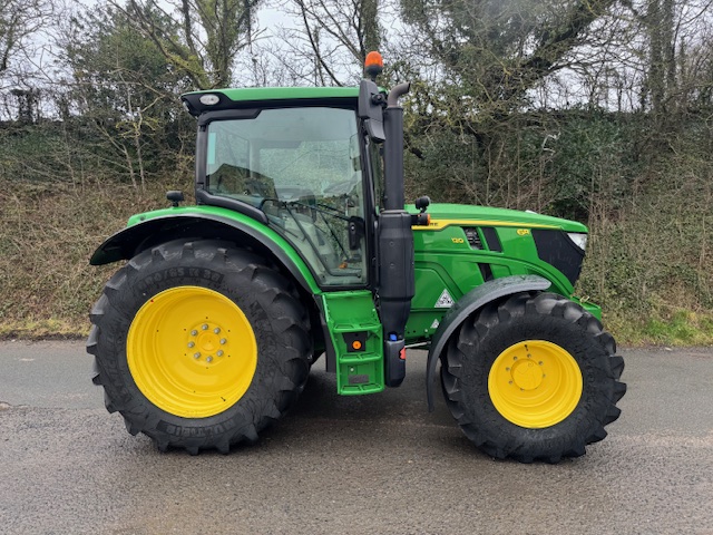 JOHN  DEERE 6R120