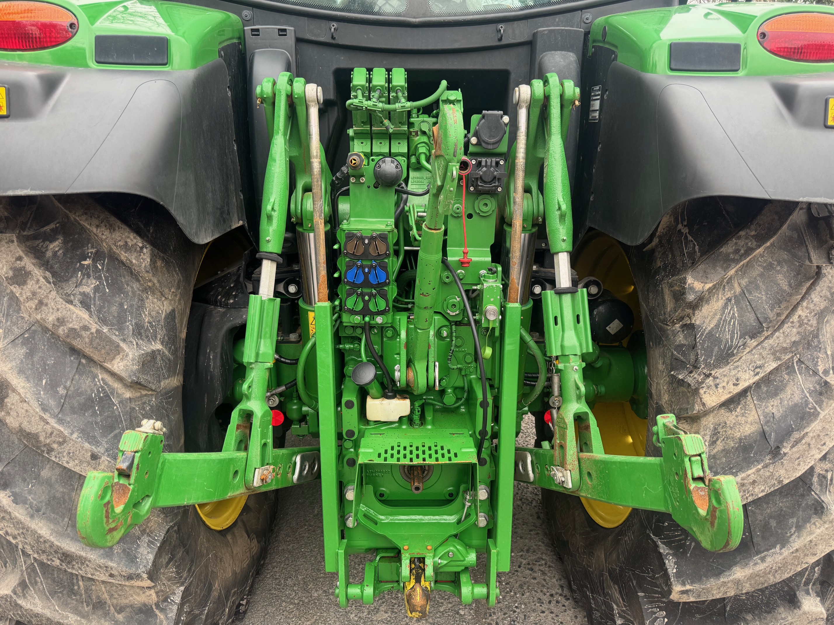 JOHN DEERE 6R155