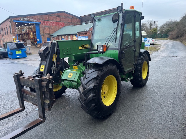 JOHN DEERE 3200