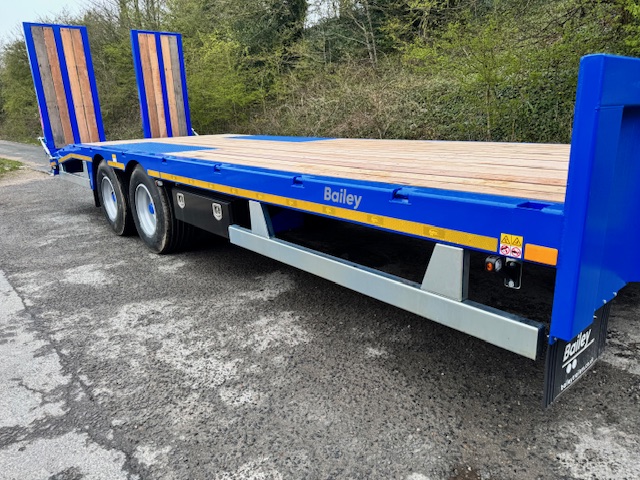 BAILEY LOW LOADER