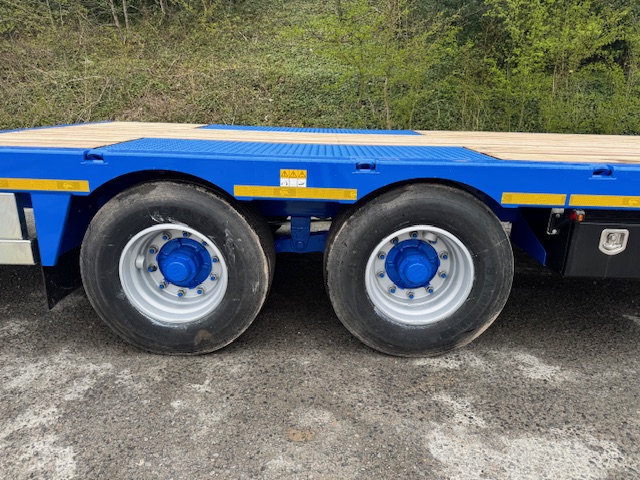 BAILEY LOW LOADER