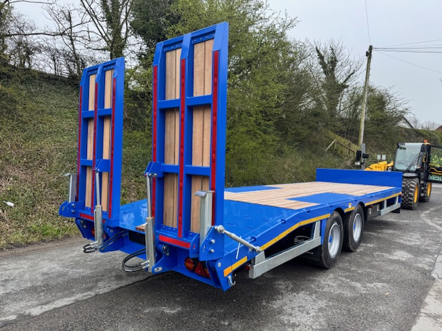 BAILEY LOW LOADER