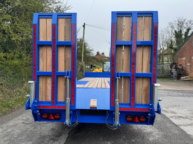 BAILEY LOW LOADER